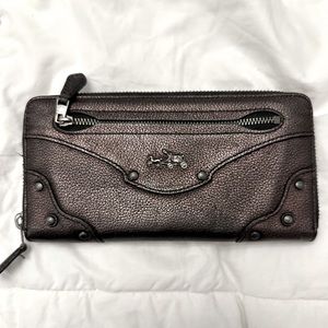 Coach Authentic Logo Full Size Zip Around Wallet, Barely Used